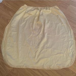 vanity fair tan silk women’s skirt, size large!